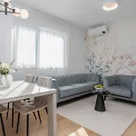 Luxury Providenca With Private Rooftop Terrace Apartman