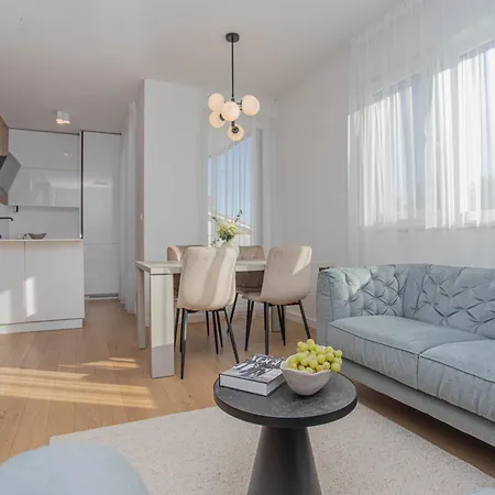 Luxury Providenca With Private Rooftop Terrace * بودْسْتغانا