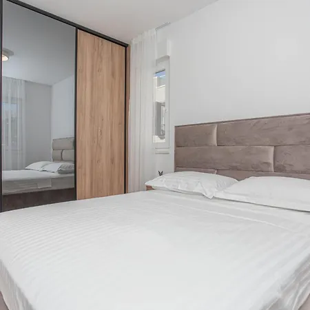 Luxury Providenca With Private Rooftop Terrace * بودْسْتغانا