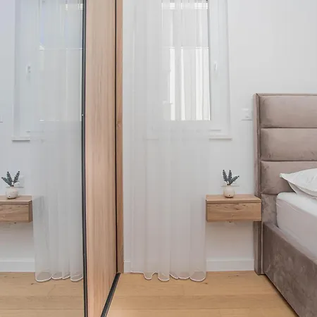 Luxury Providenca With Private Rooftop Terrace شقة بودْسْتغانا