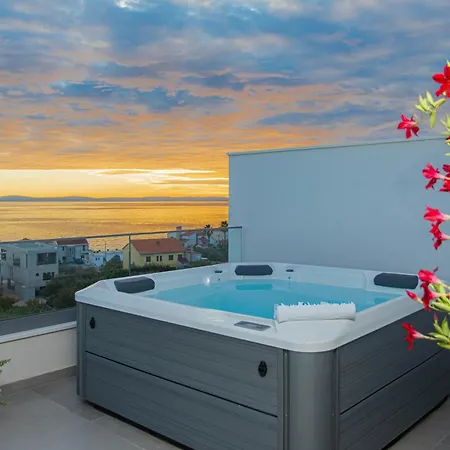 Luxury Providenca With Private Rooftop Terrace * بودْسْتغانا