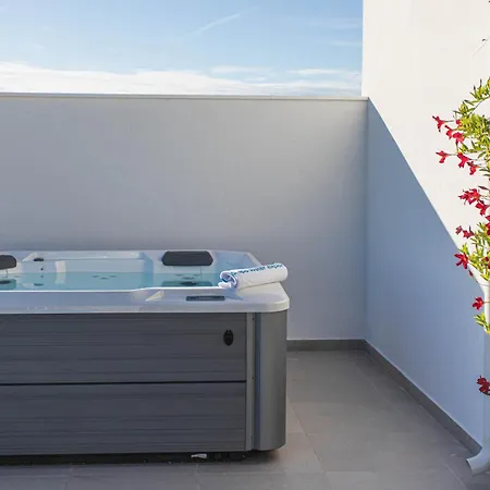 Luxury Providenca With Private Rooftop Terrace بودْسْتغانا
