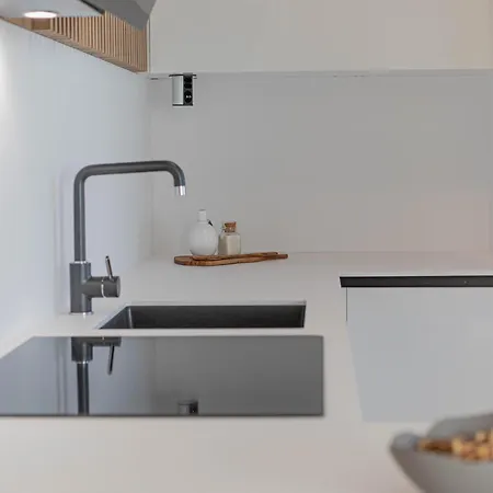 Luxury Providenca With Private Rooftop Terrace דירה פודסטראנה