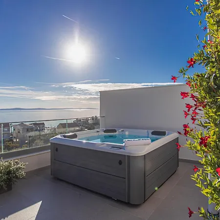 Luxury Providenca With Private Rooftop Terrace * פודסטראנה